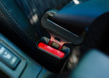 Kam skirtas diržų sagties kilpelės prie tavo automobilio saugos diržo?