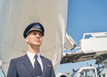 Tikroji priežastis, kodėl pilotams neleidžiama auginti veido plaukų