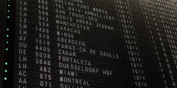 Kaip iššifruoti slaptas reikšmes, slypinčias už jūsų skrydžio numerio