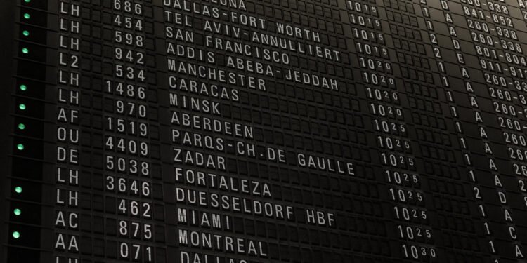 Kaip iššifruoti slaptas reikšmes, slypinčias už jūsų skrydžio numerio