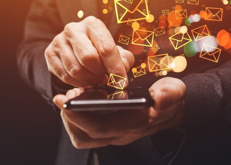 Kas yra SMS? Jūsų trumpųjų žinučių pagrindų gidas