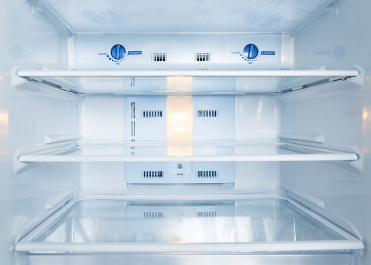 Ar galima stiklą dėti į šaldiklį?