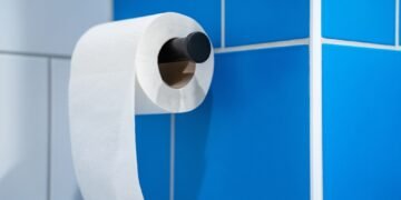 Kaip kabinti tualetinį popierių – per viršų ar per apačią?