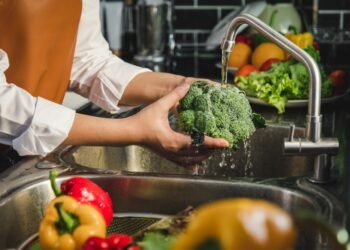 Kas gali nutikti, jei neplaunate vaisių ir daržovių?