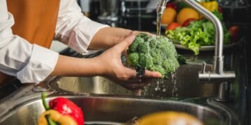 Kas gali nutikti, jei neplaunate vaisių ir daržovių?