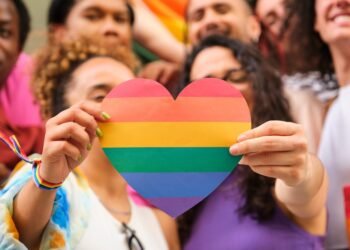 Ką reiškia „nebinarinis“? Šio LGBTQ termino prasmė ir kodėl ji svarbi