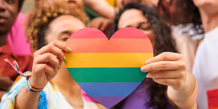 Ką reiškia „nebinarinis“? Šio LGBTQ termino prasmė ir kodėl ji svarbi