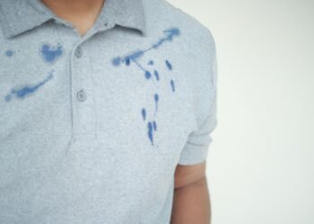 Kaip pašalinti rašalo dėmes iš drabužių – kaip tikram valymo profesionalui