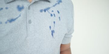 Kaip pašalinti rašalo dėmes iš drabužių – kaip tikram valymo profesionalui