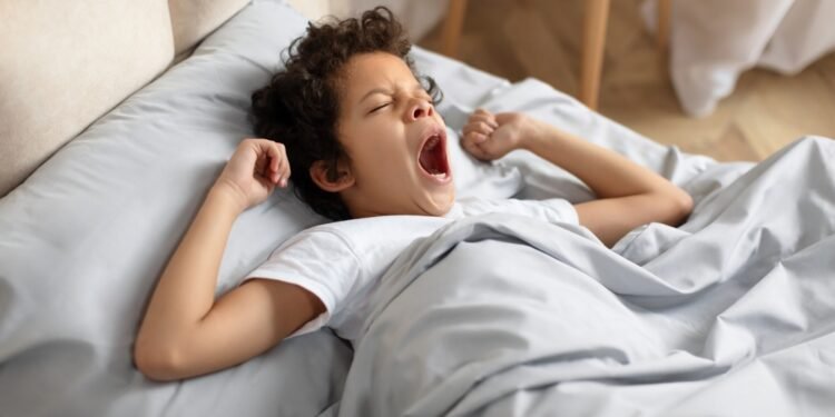 Kodėl žiovulys „užkrečia“? Ekspertai aiškina, kokia mokslinė priežastis slypi už žiovulio fenomeno.