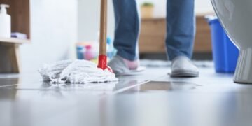 Kaip greitai ir lengvai išvalyti plytelių grindis