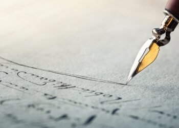 Ar mokyklos turėtų sugrąžinti rašymą rašytinėmis raidėmis?