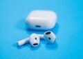 Kaip išvalyti „AirPods“ ir jų dėklus – jų nepažeidžiant