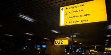 Štai ką reiškia dažni, bet painūs, oro uostų ženklai ir simboliai