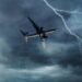 Kas iš tikrųjų nutinka, kai lėktuvą purto turbulencija