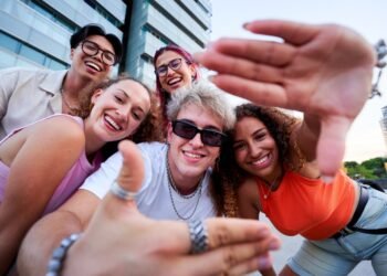 Kaip suaugus susirasti draugų ir išsaugoti draugystę