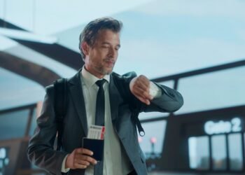 Kiek iš anksto reikia atvykti į oro uostą, kad nepavėluotumėte į skrydį?