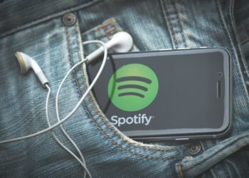 Kaip „Spotify“ klausytis daugiau nei 300 000 nemokamų audioknygų