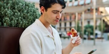 Ar neteisingai valgote kruasanus? Etiketo ekspertas sako, kad gali būti.