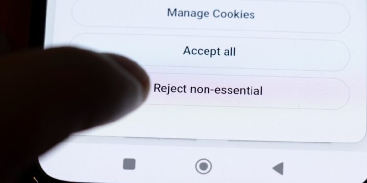 Kas nutinka, jei apsilankote svetainėje ir išeinate nepriėmę ir neatmetę slapukų?