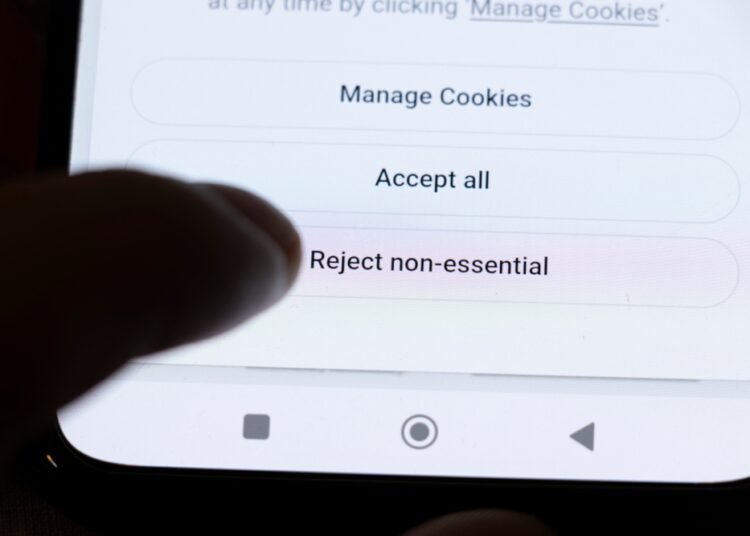 Kas nutinka, jei apsilankote svetainėje ir išeinate nepriėmę ir neatmetę slapukų?