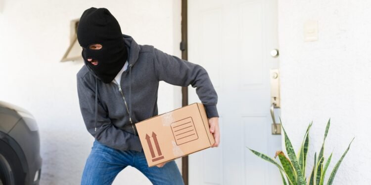 10 būdų, kaip apsisaugoti nuo siuntų vagių ir neleisti pavogti jūsų siuntinių