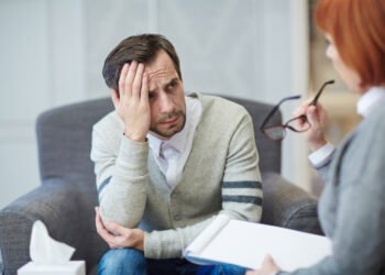 9 visiškai nepelnytai nuvertinti privalumai, kai esi sarkastiškiausias žmogus kambaryje