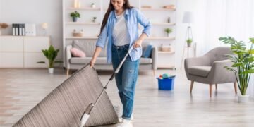 10 būdų, kaip valyti protezų tabletėmis ir palengvinti buities darbus