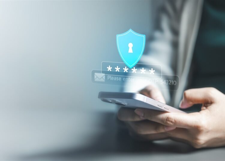Kaip neleisti telefonui perkaisti, kai lauke kepina alinantis karštis